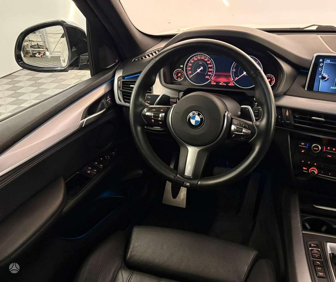BMW X5, 3.0 l., off-road / crossover