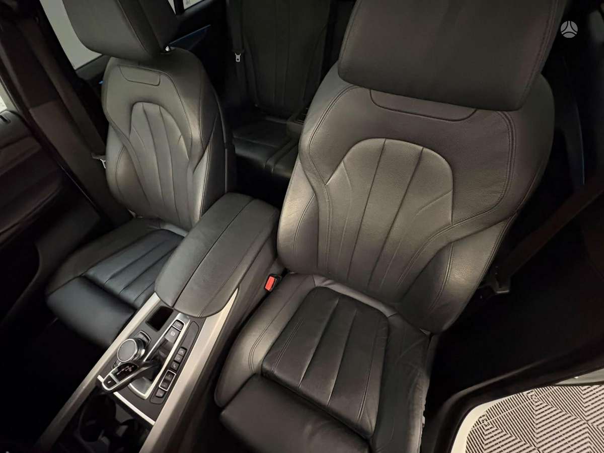 BMW X5, 3.0 l., off-road / crossover