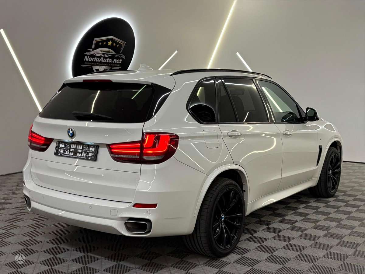 BMW X5, 3.0 l., off-road / crossover