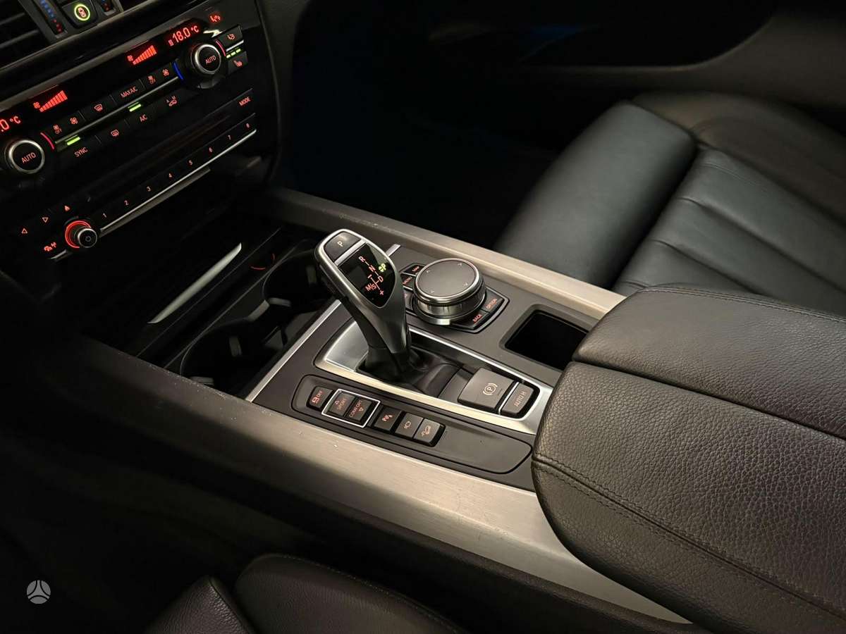 BMW X5, 3.0 l., off-road / crossover