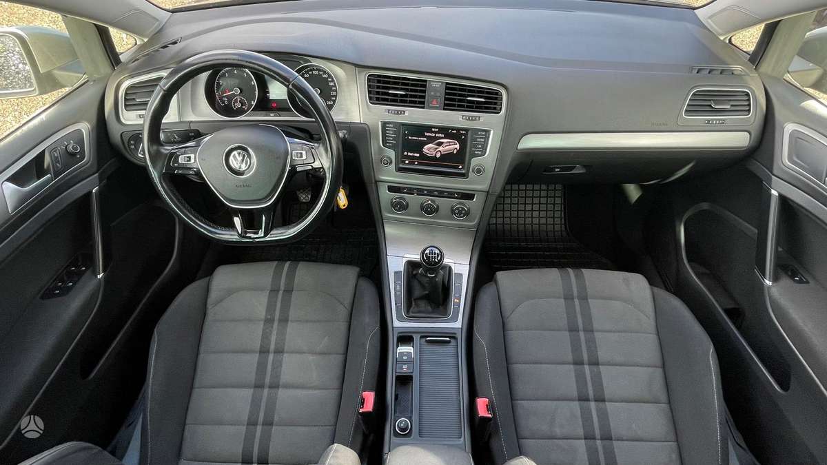 Volkswagen Golf - 2