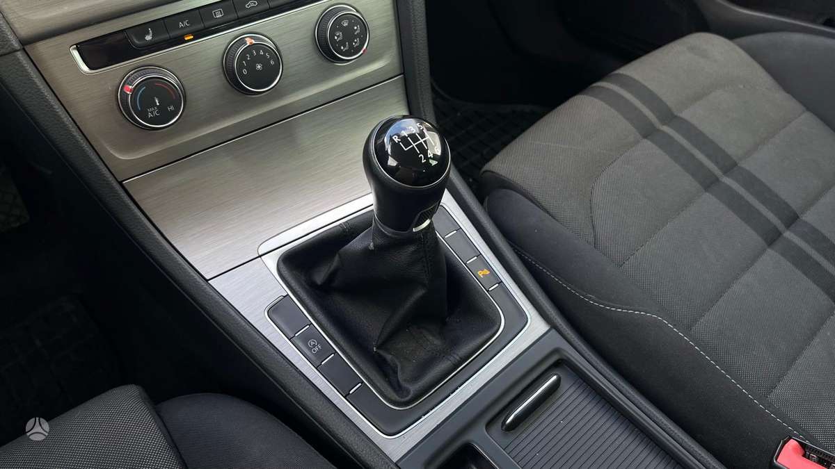 Volkswagen Golf - 3