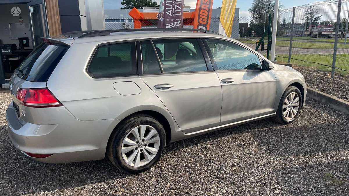 Volkswagen Golf - 9