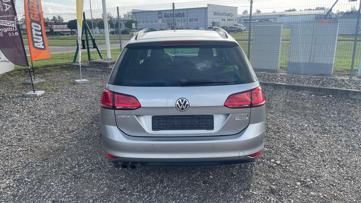 Volkswagen Golf - 11
