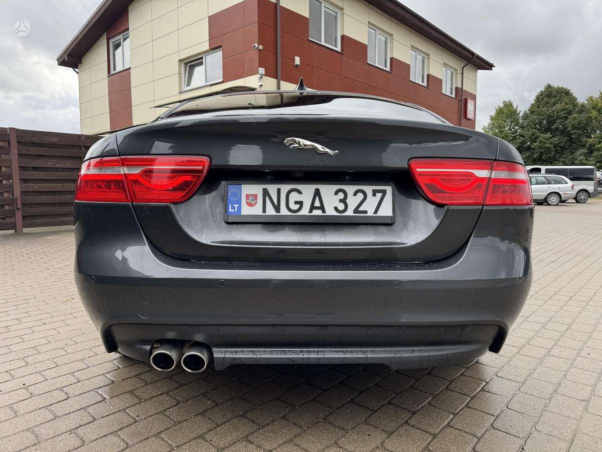 Jaguar XE, 2.0 l., Седан