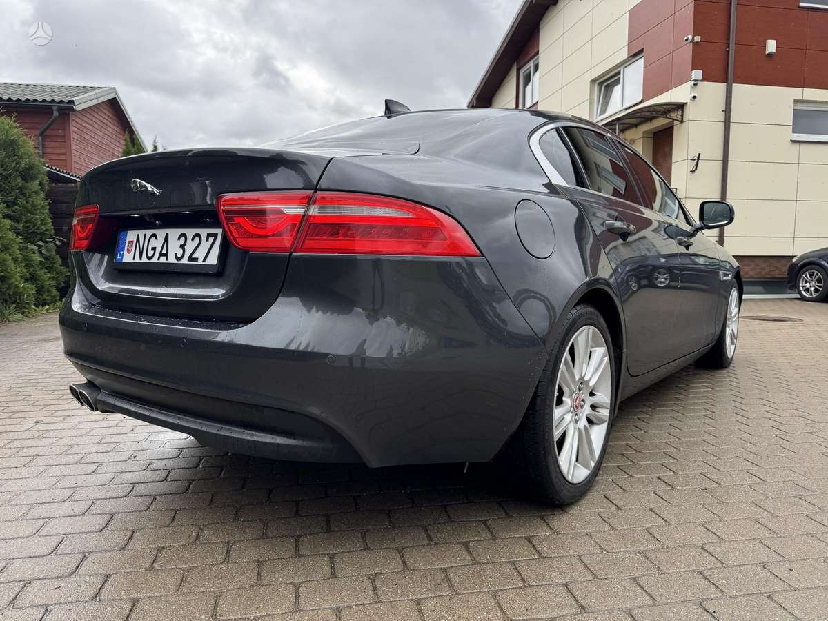 Jaguar XE, 2.0 l., Седан