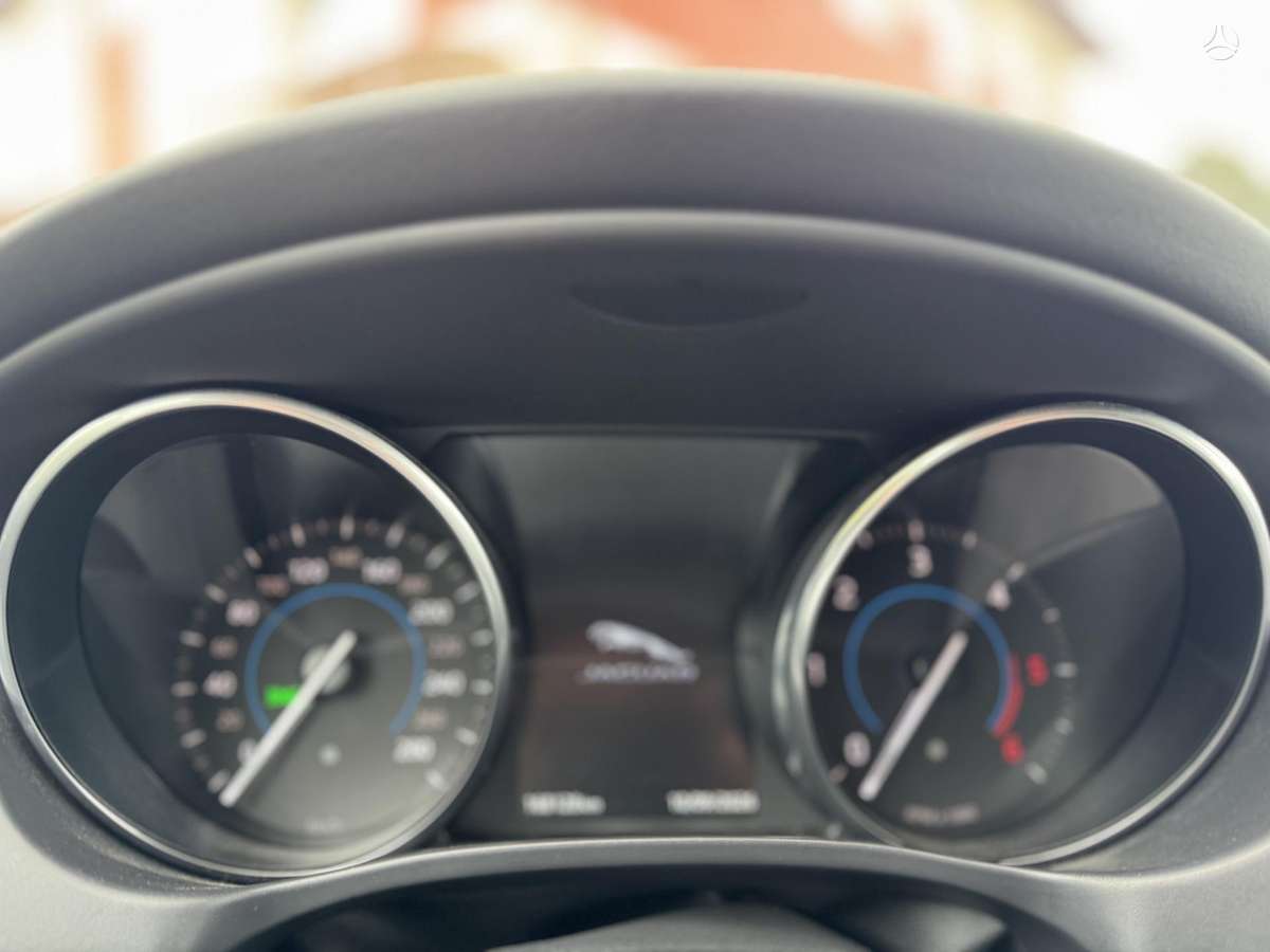 Jaguar XE, 2.0 l., Седан