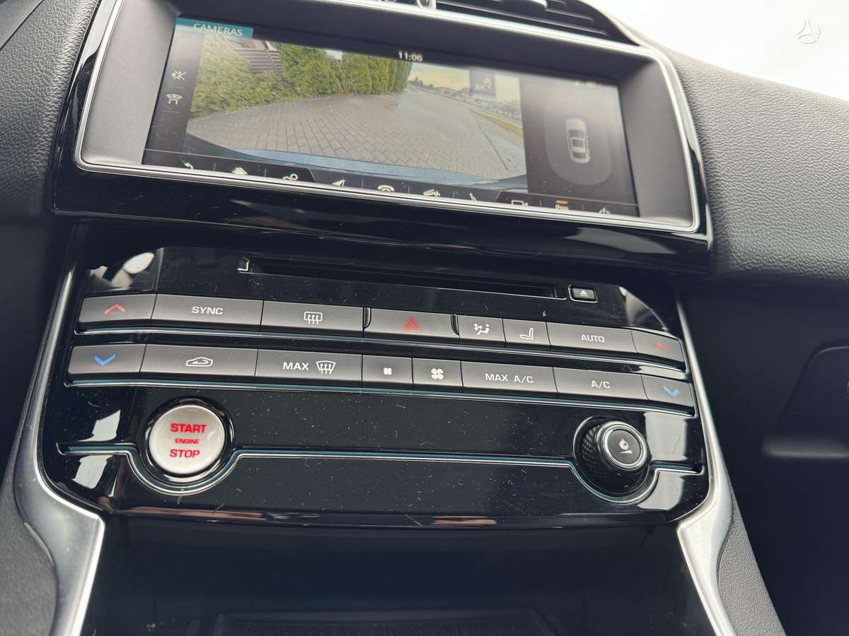 Jaguar XE, 2.0 l., Седан
