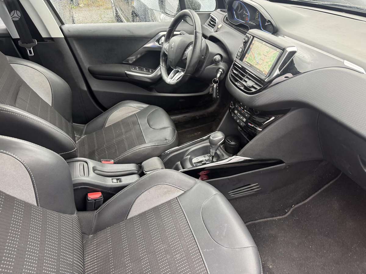 Peugeot 2008, 1.2 l., wagon