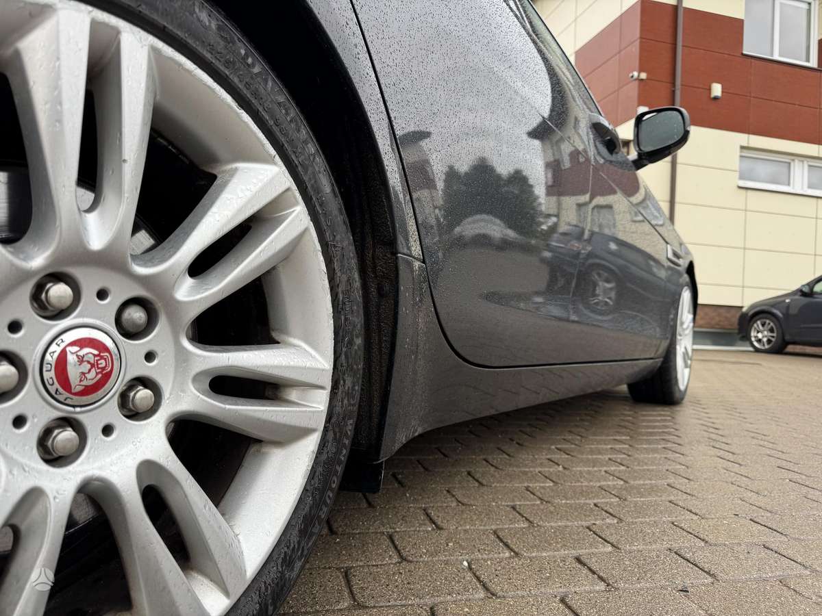 Jaguar XE, 2.0 l., Седан