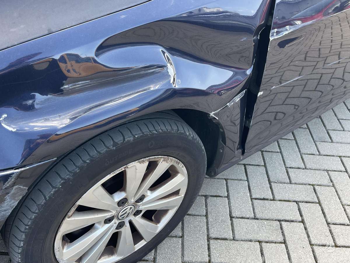 Volkswagen Golf - 2