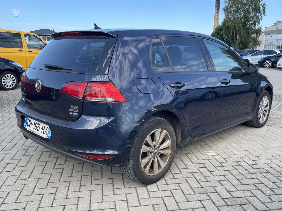 Volkswagen Golf - 6