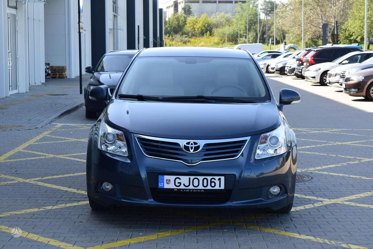 Toyota Avensis - 2