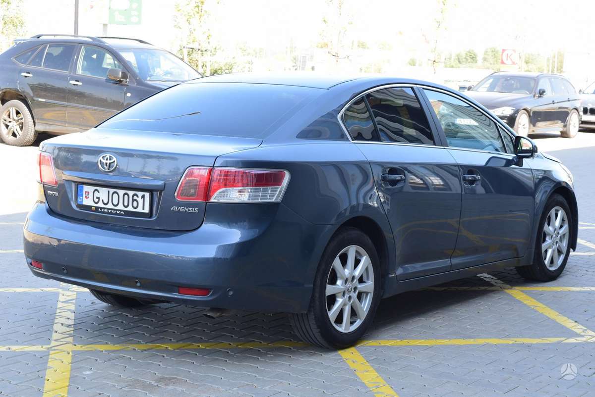 Toyota Avensis - 4