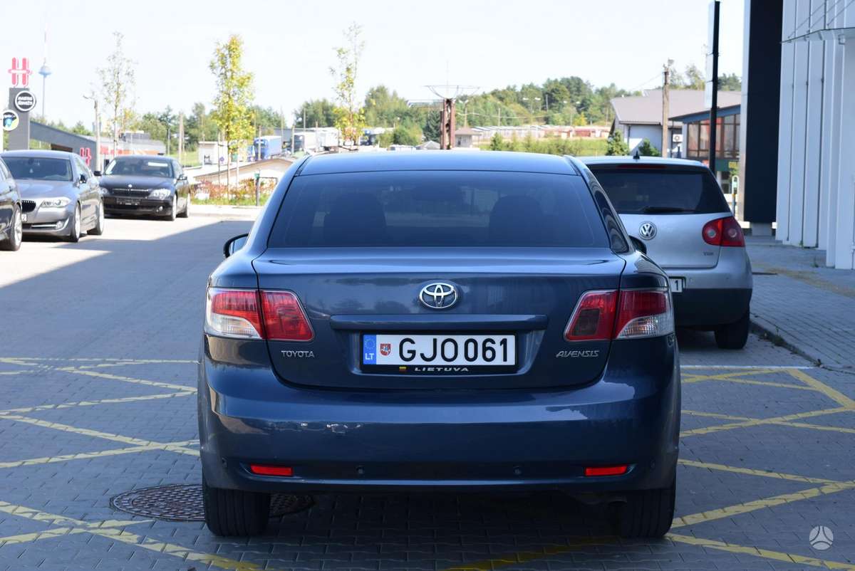 Toyota Avensis - 5