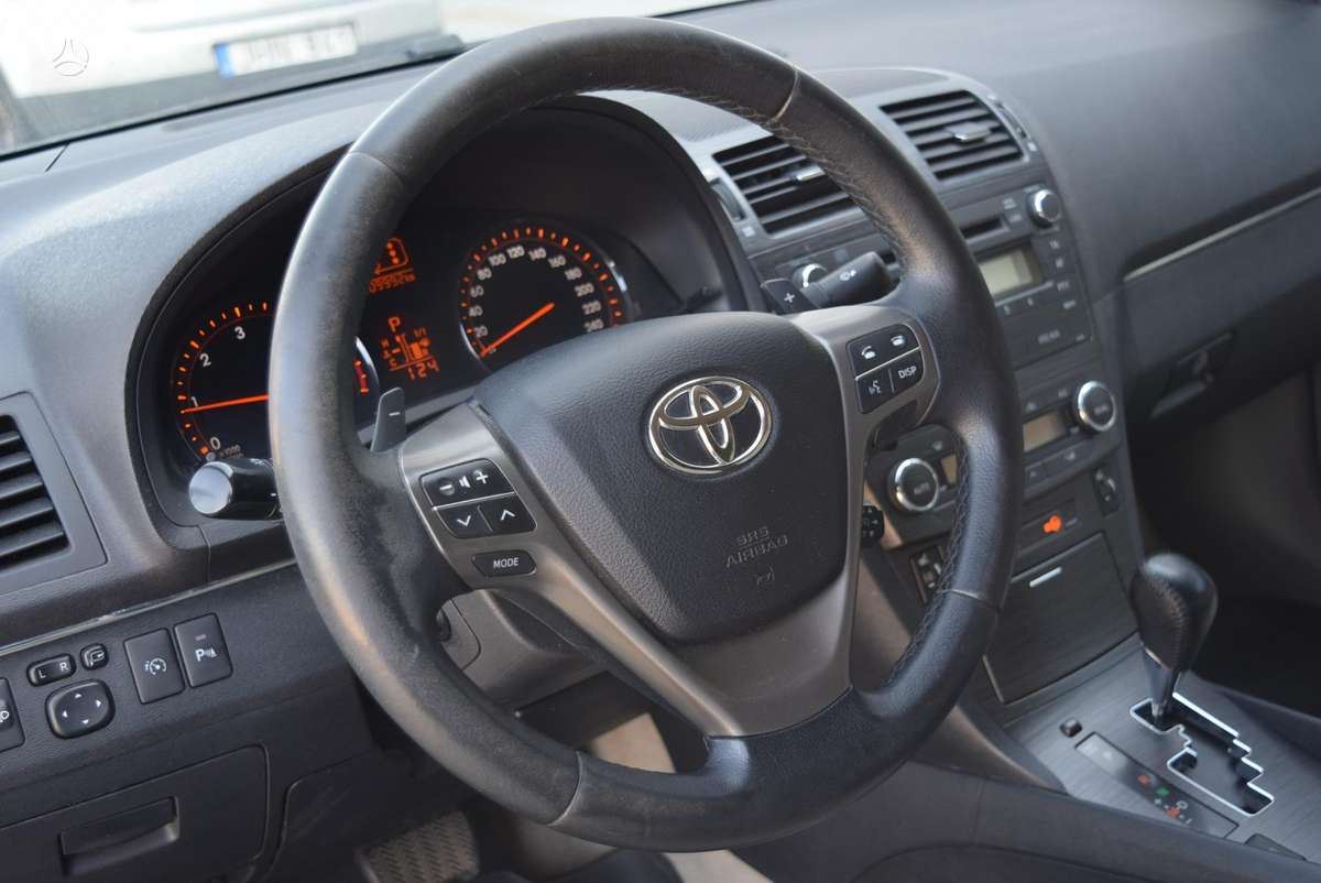 Toyota Avensis - 10