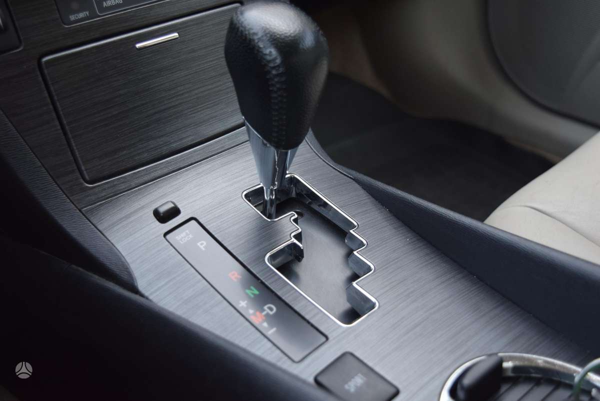 Toyota Avensis - 11