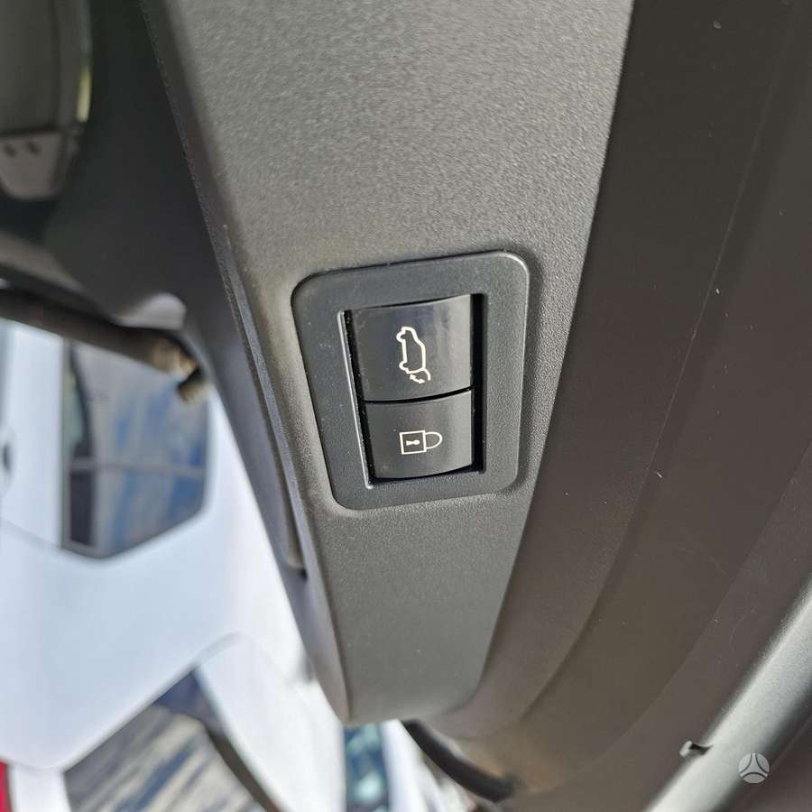 Toyota Corolla - 2
