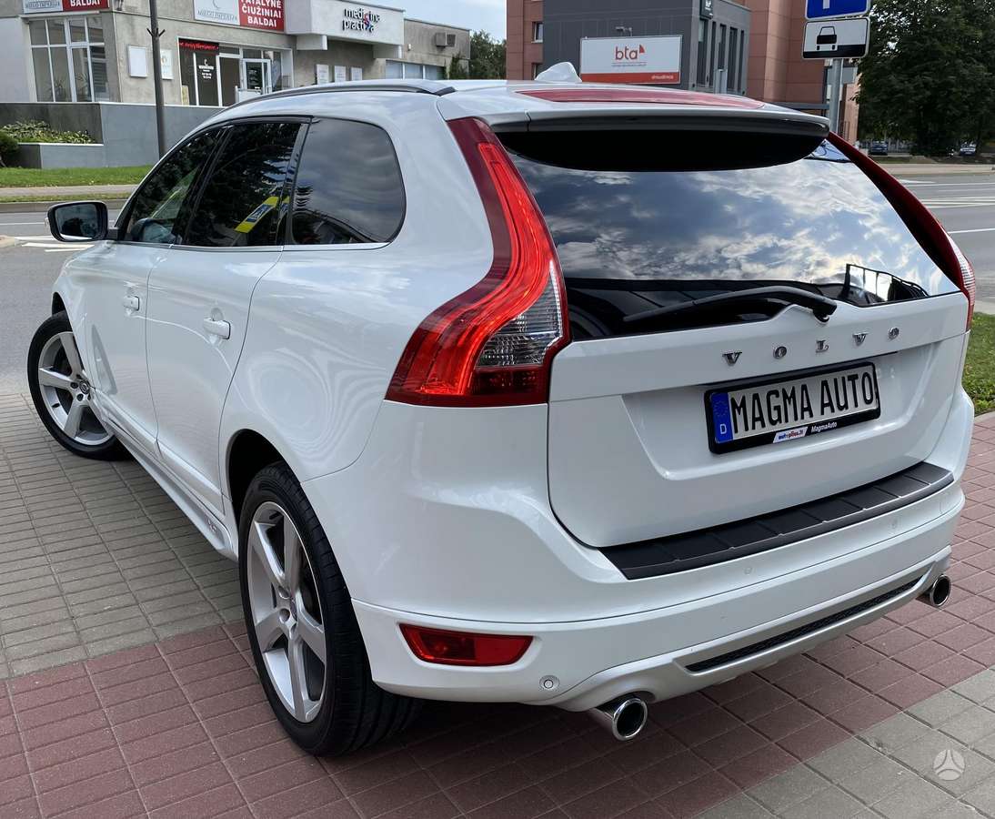 Volvo XC60, 2.4 l., off-road / crossover