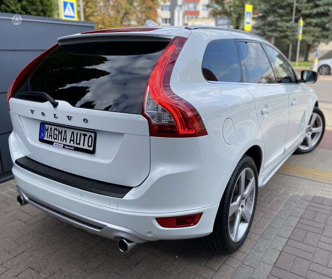 Volvo XC60, 2.4 l., off-road / crossover