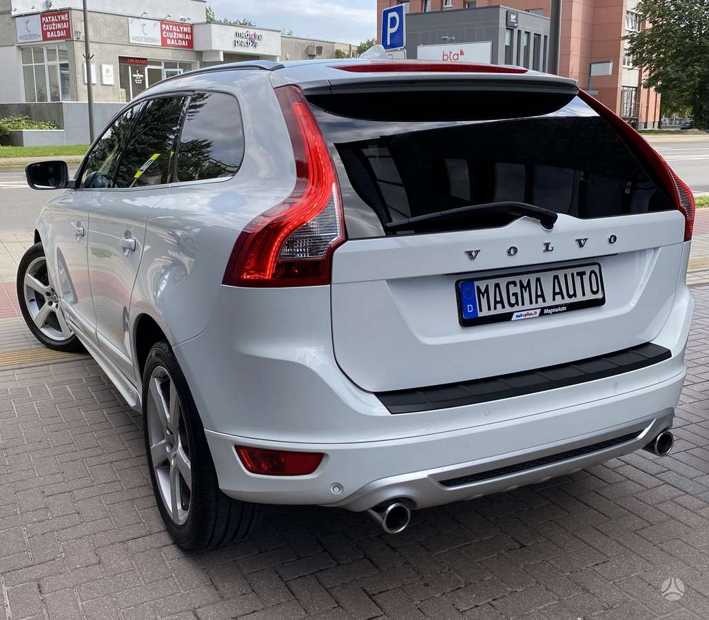 Volvo XC60, 2.4 l., off-road / crossover