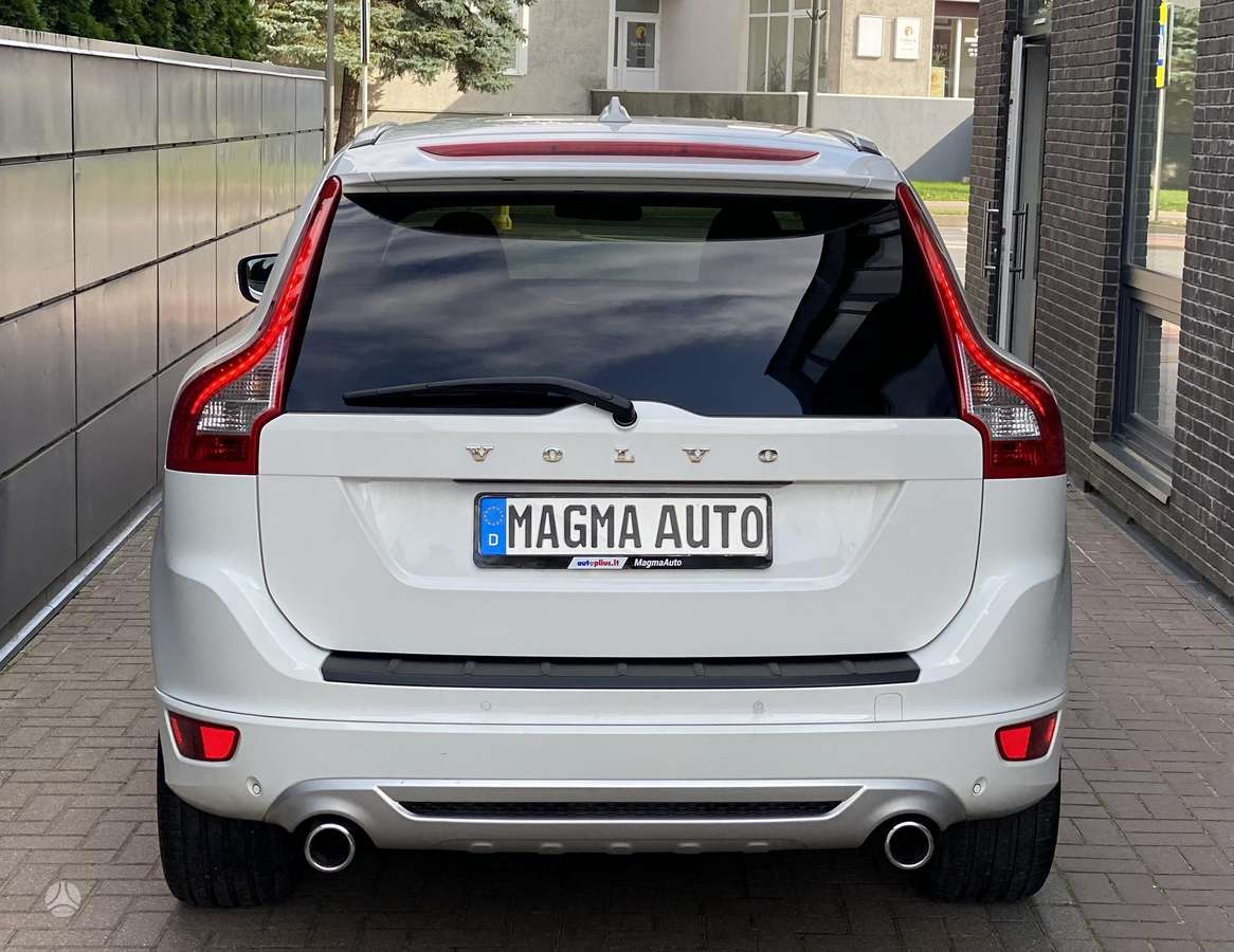 Volvo XC60, 2.4 l., off-road / crossover