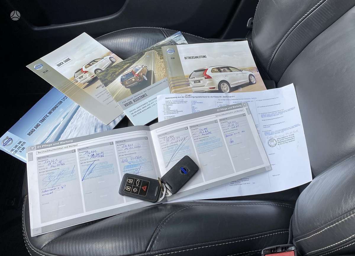 Volvo XC60, 2.4 l., off-road / crossover