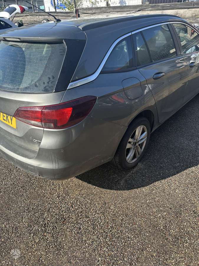 Opel Astra dalimis. Detaliu pristatymas