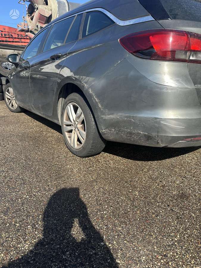 Opel Astra dalimis. Detaliu pristatymas