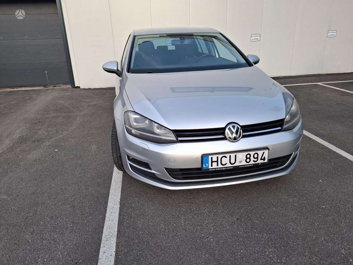 Volkswagen Golf - 1