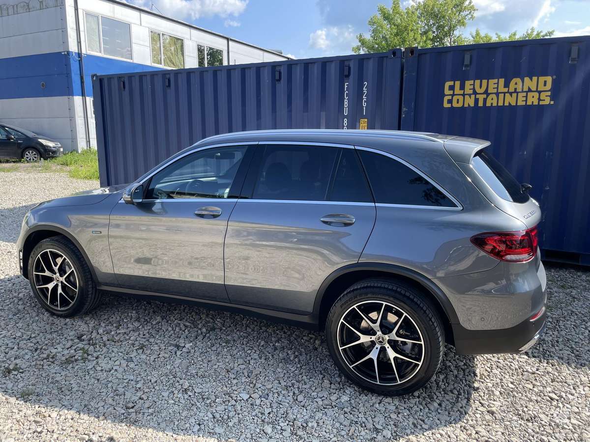 Mercedes-Benz GLC300 - 5