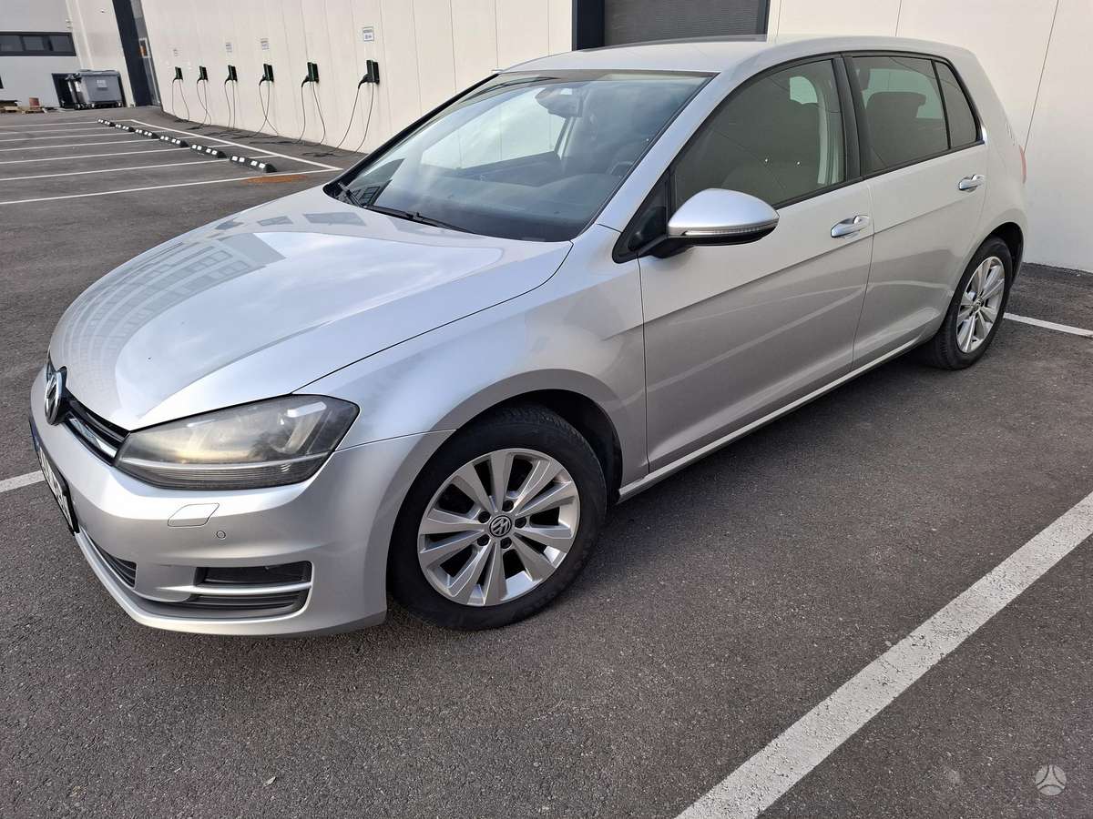 Volkswagen Golf - 2