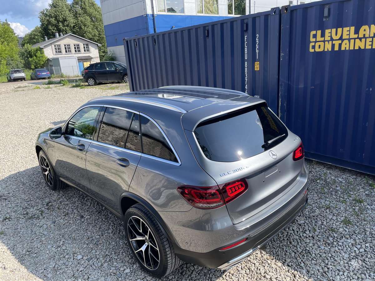 Mercedes-Benz GLC300 - 10