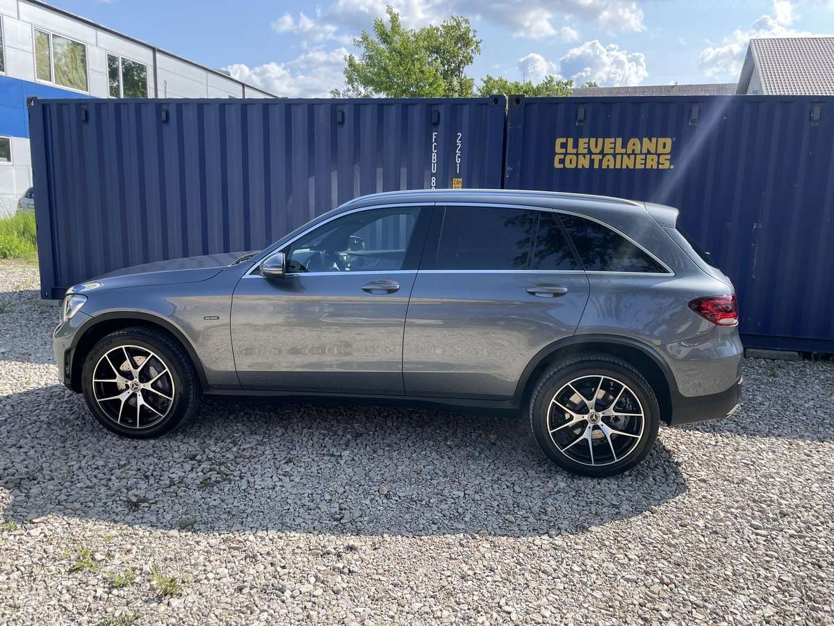 Mercedes-Benz GLC300 - 11