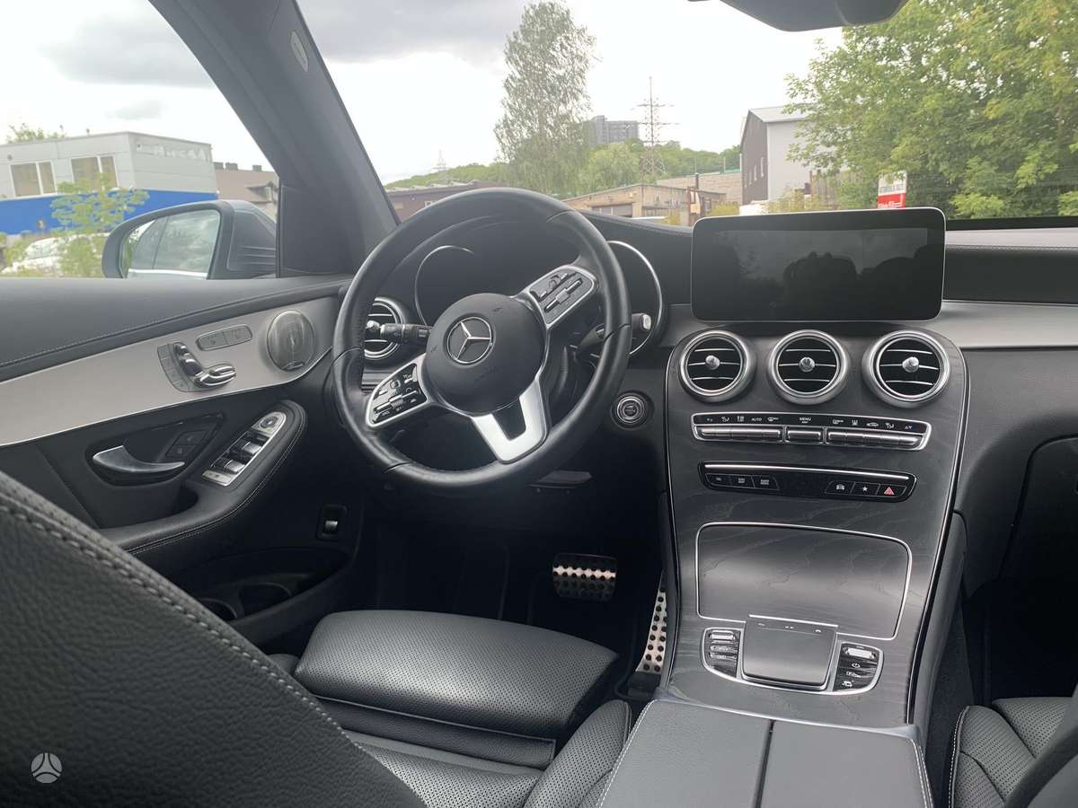 Mercedes-Benz GLC300 - 12
