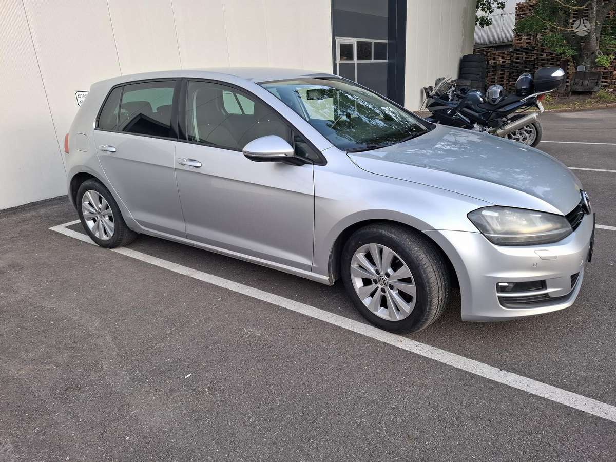 Volkswagen Golf - 3