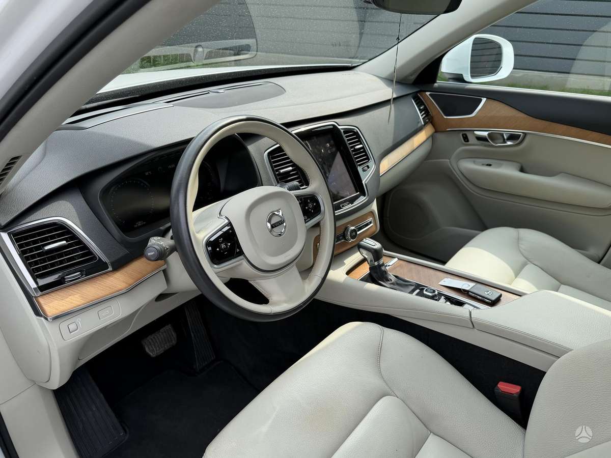 Volvo XC90 - 12