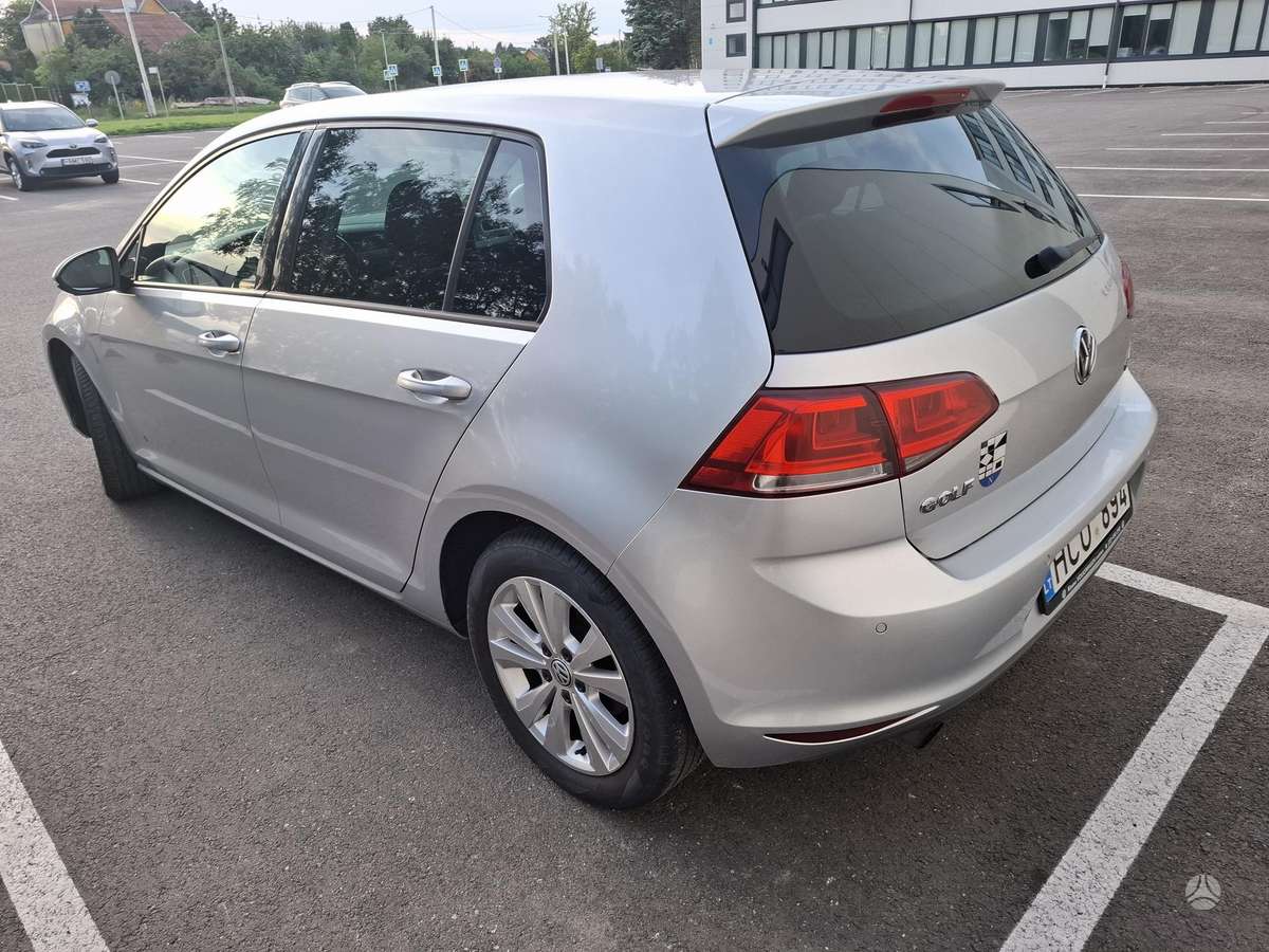 Volkswagen Golf - 4