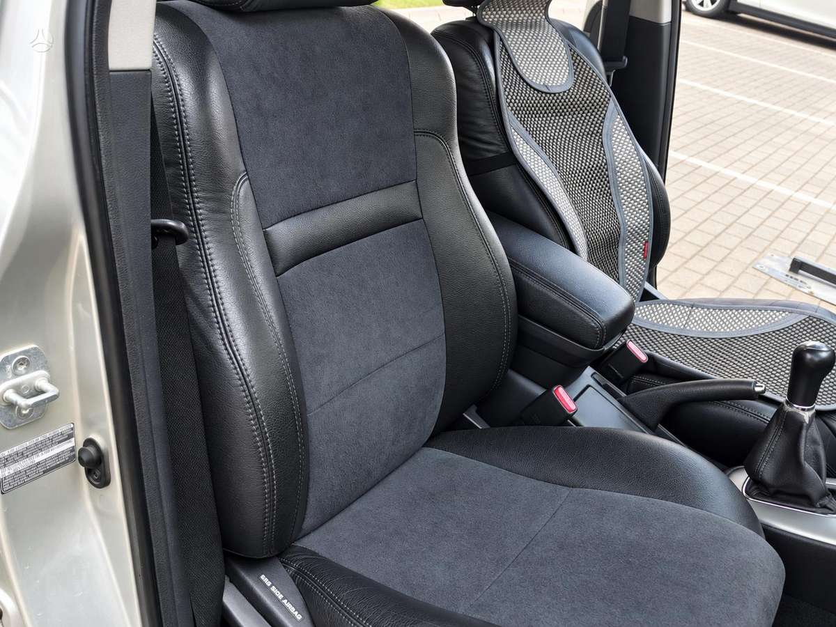 Toyota Avensis - 11