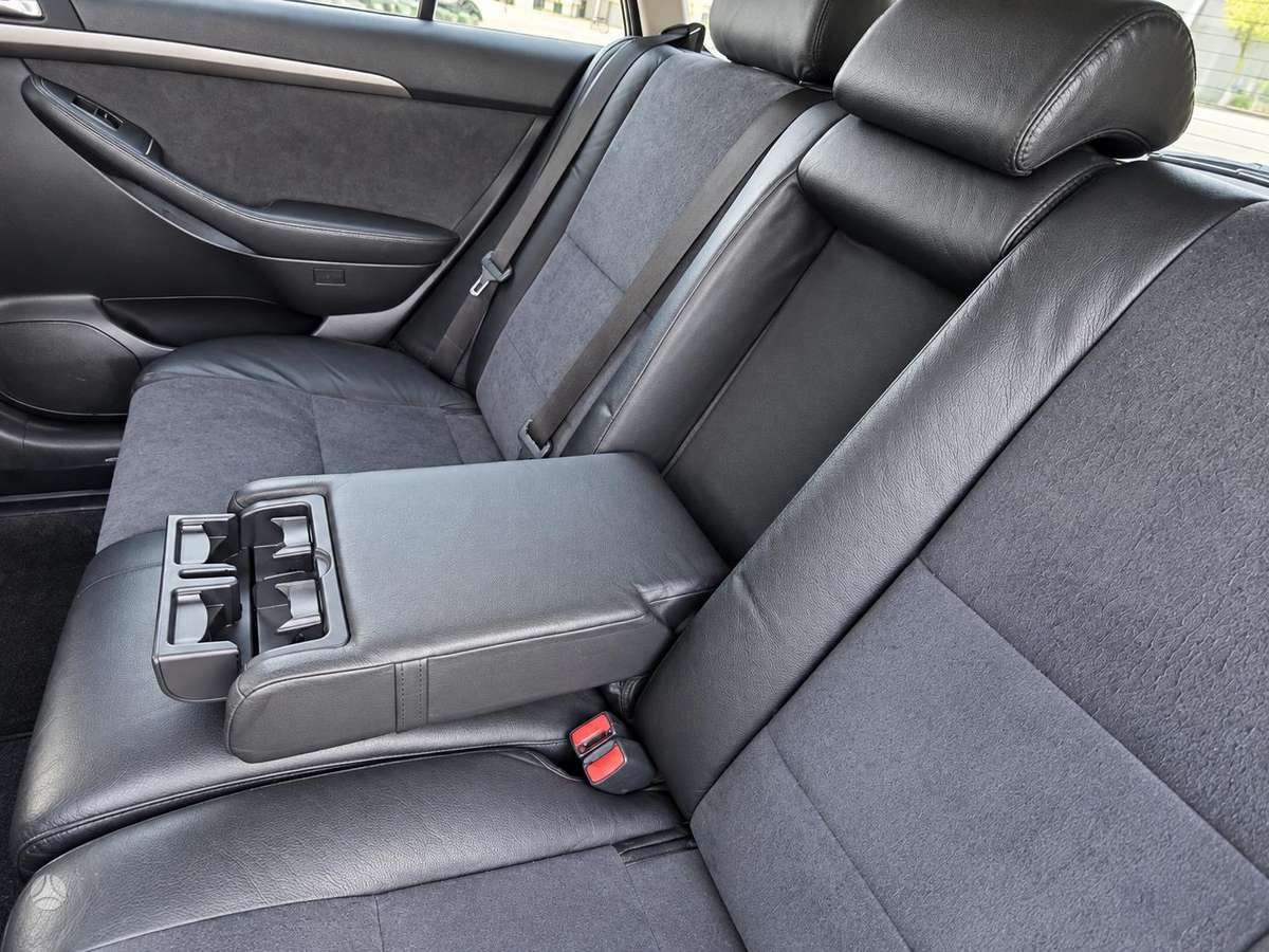 Toyota Avensis - 12