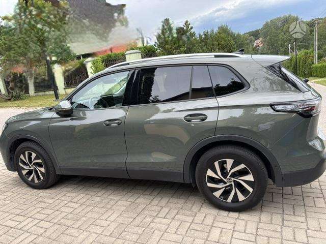 Volkswagen Tiguan - 4