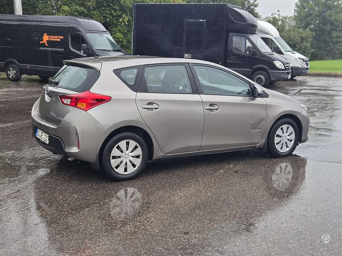Toyota Auris - 5