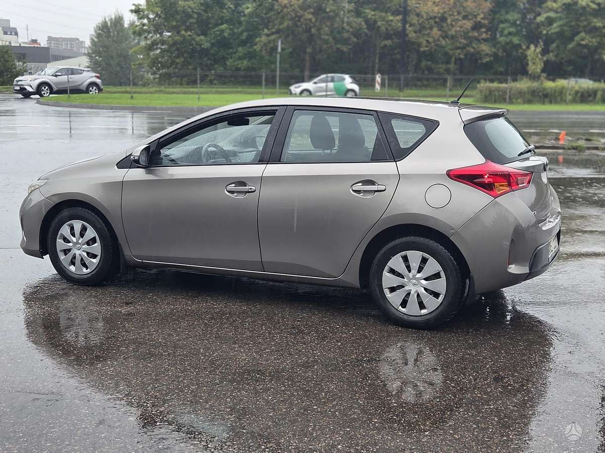 Toyota Auris, 1.4 l., hatchback