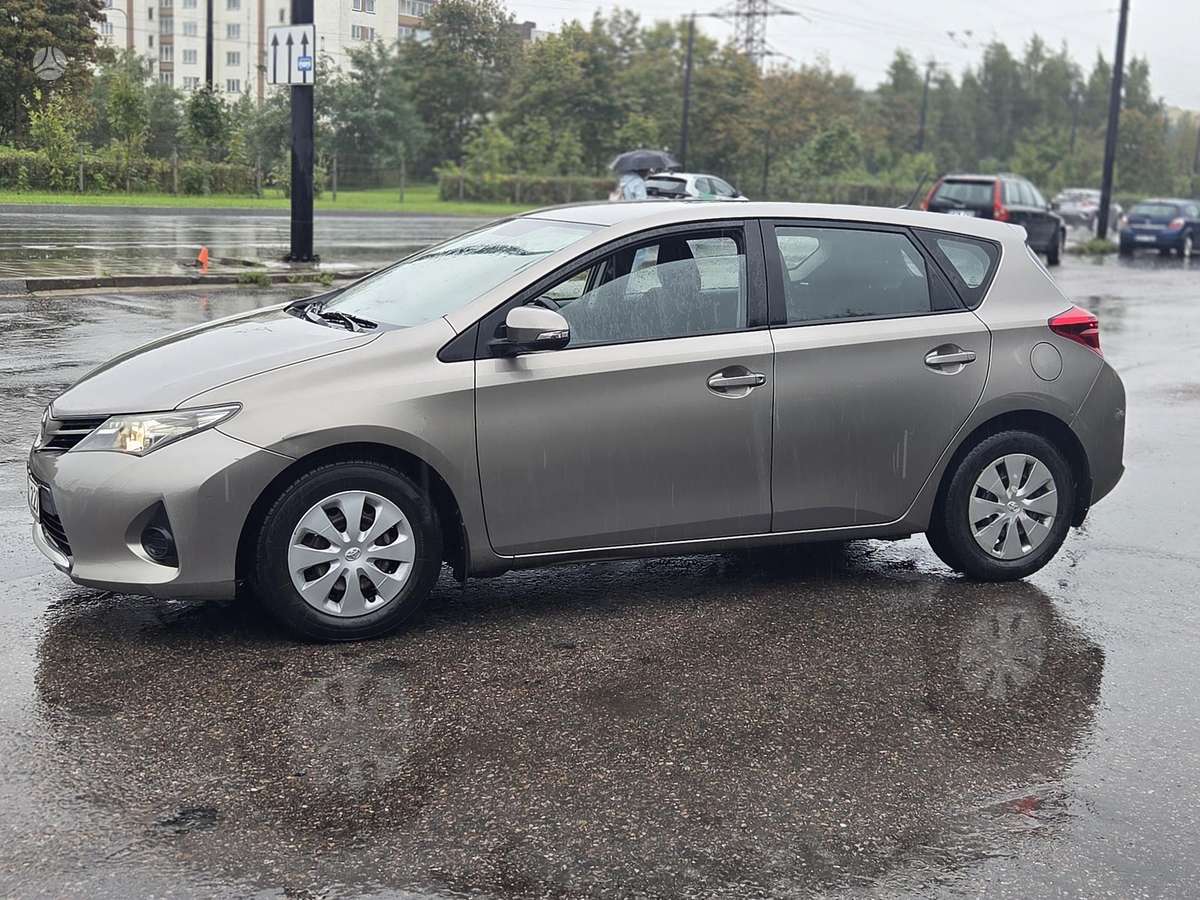 Toyota Auris, 1.4 l., hatchback
