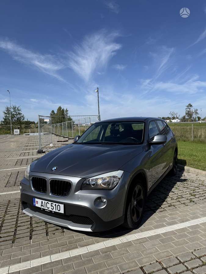 BMW X1, 2.0 l., off-road / crossover