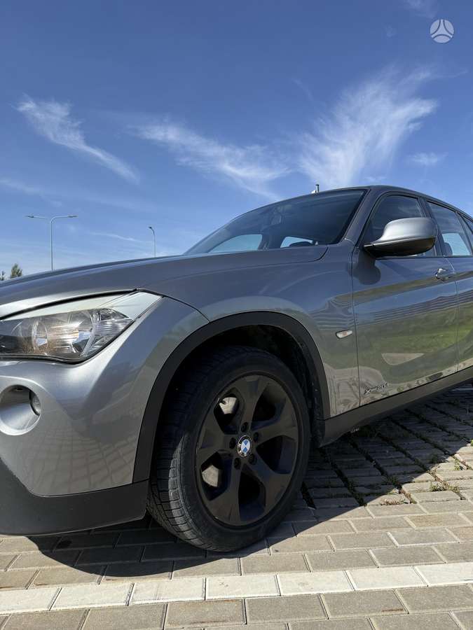 BMW X1, 2.0 l., off-road / crossover