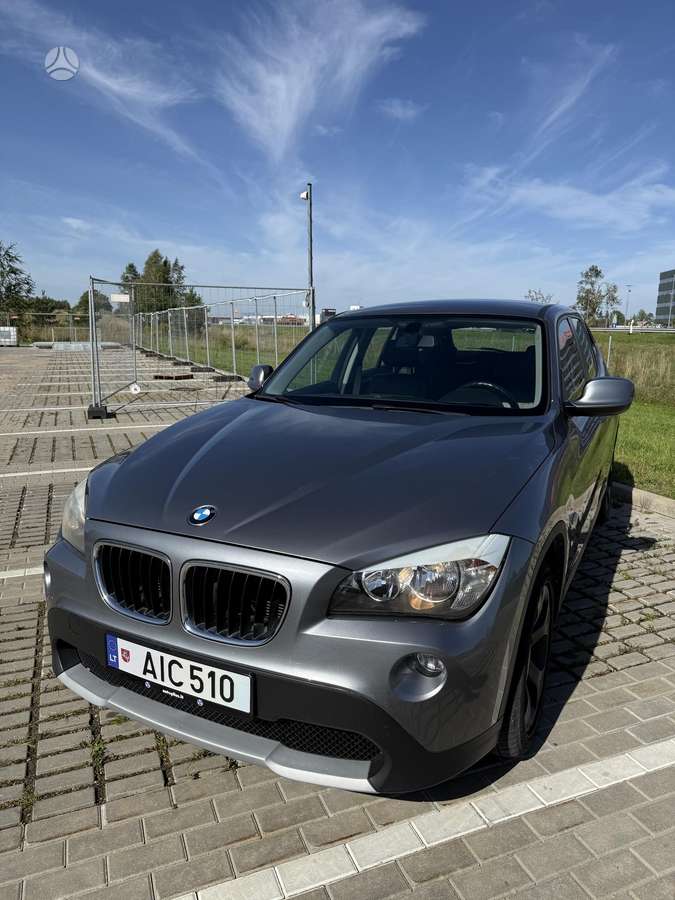 BMW X1, 2.0 l., off-road / crossover