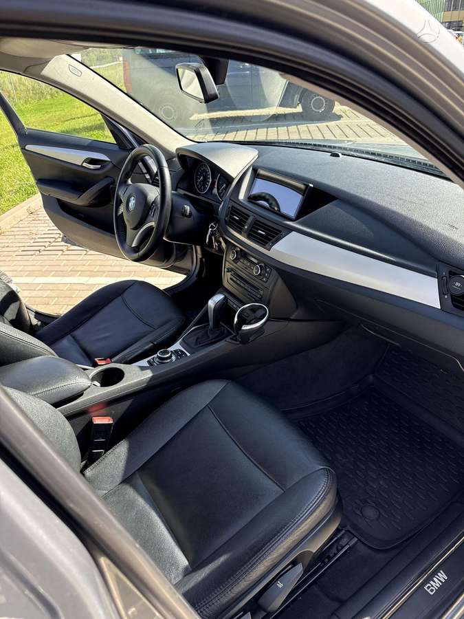 BMW X1, 2.0 l., off-road / crossover