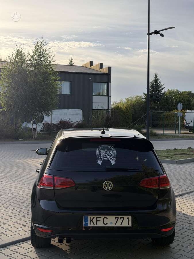 Volkswagen Golf - 5