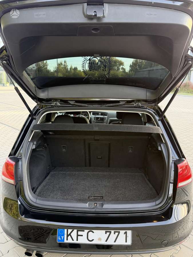 Volkswagen Golf - 12